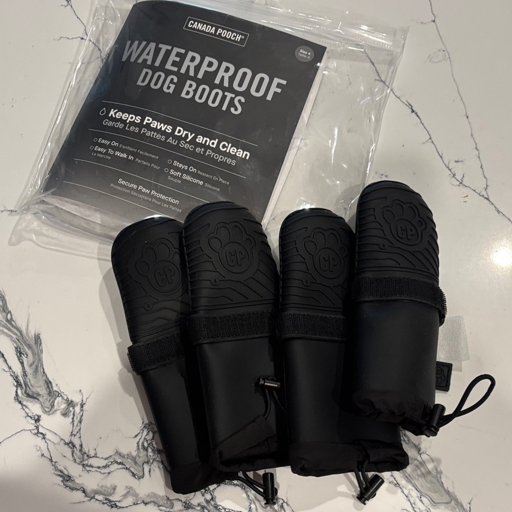 Canada Pooch Black Waterproof Dog Boots
